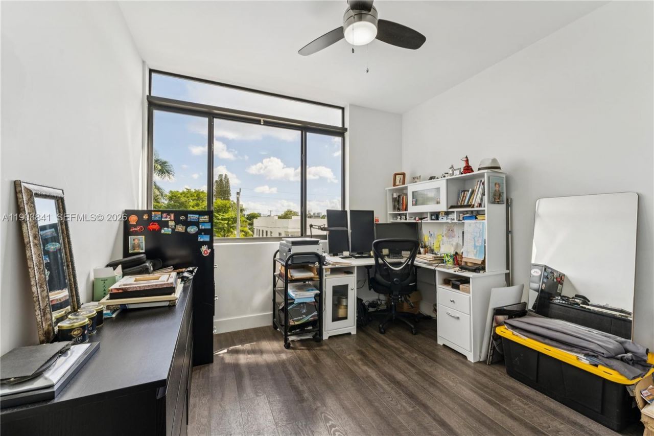 909 NE 16th Ter, Unit 4, Fort Lauderdale, FL 33304 Photo