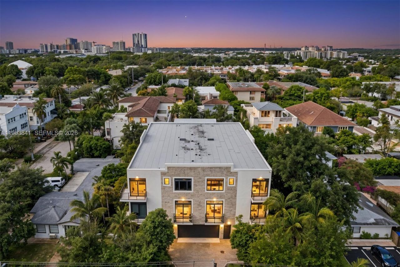 909 NE 16th Ter, Unit 4, Fort Lauderdale, FL 33304 Photo