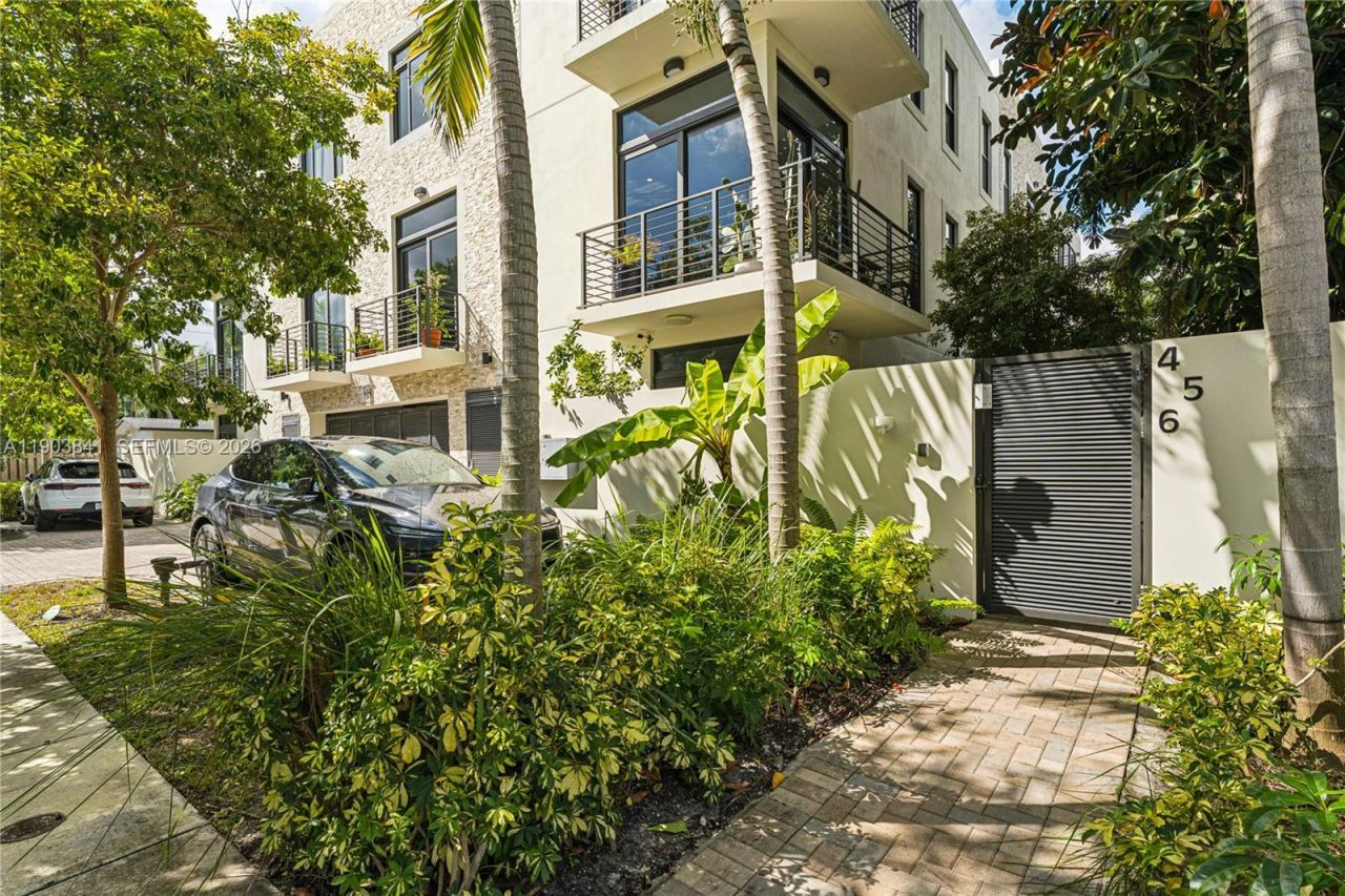 909 NE 16th Ter, Unit 4, Fort Lauderdale, FL 33304 Photo