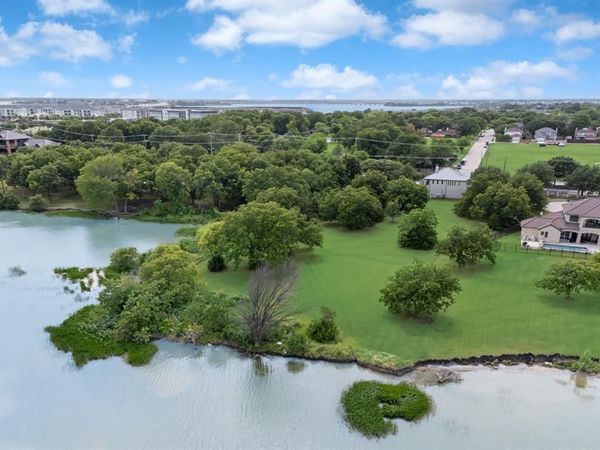 2106 Stone Hollow Drive, Rowlett, TX 75088