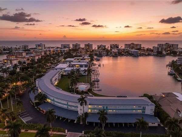 383 Harbour DR, Unit 309, NAPLES, FL 34103