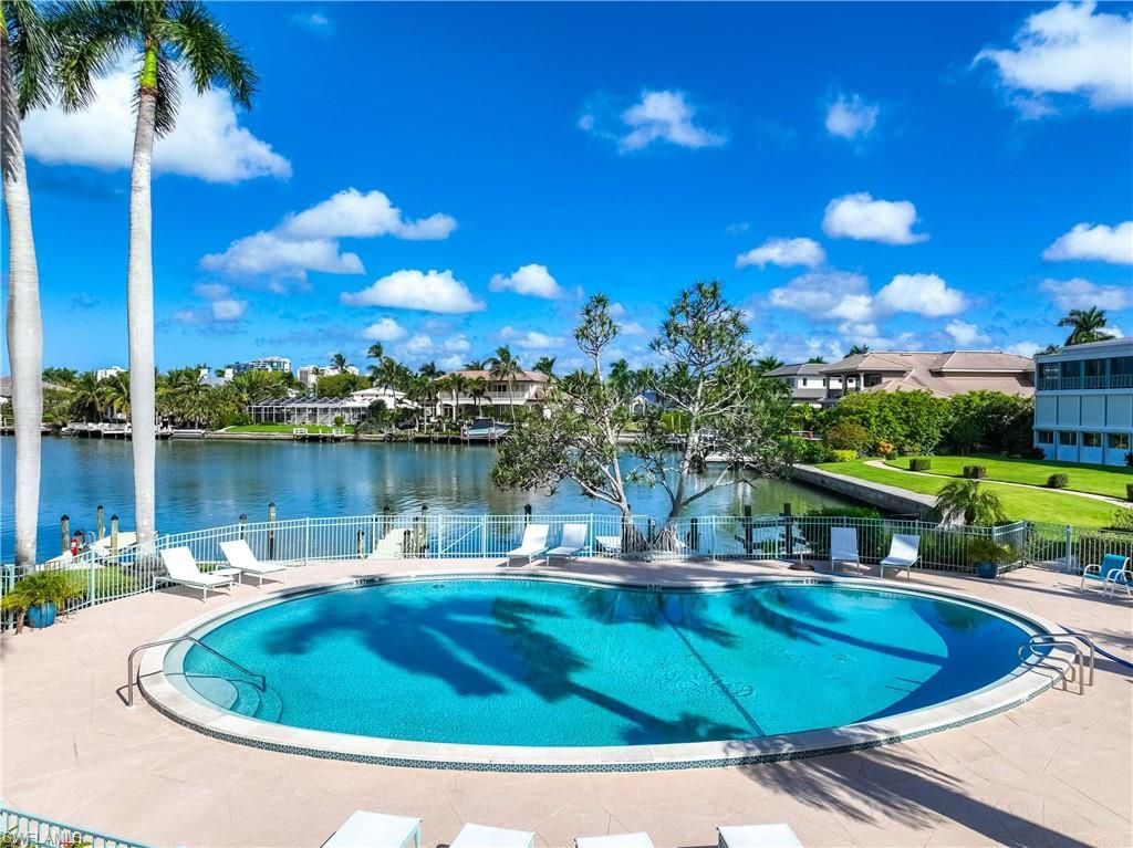 383 Harbour Dr, Unit 309, Naples, FL 34103 Photo