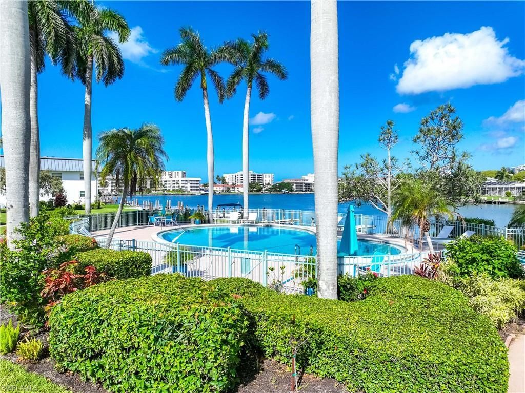 383 Harbour Dr, Unit 309, Naples, FL 34103 Photo