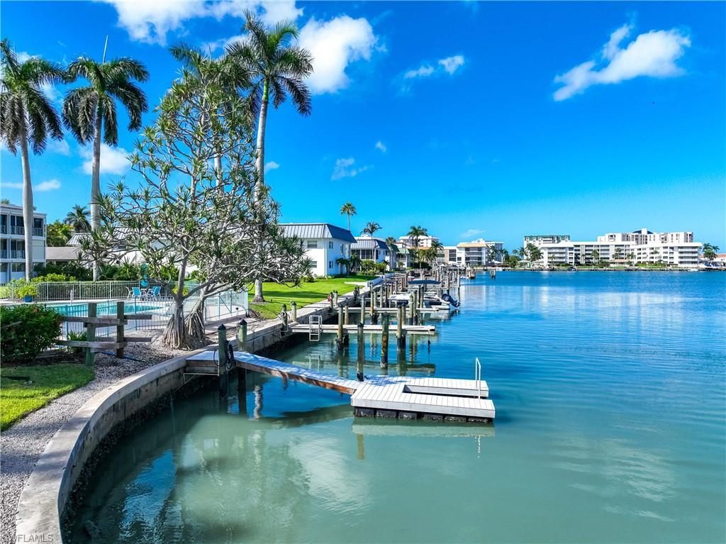 383 Harbour Dr, Unit 309, Naples, FL 34103 Photo