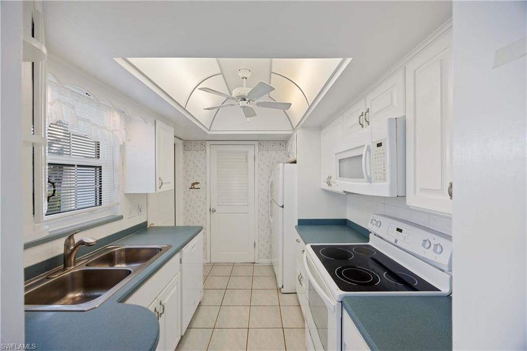 383 Harbour Dr, Unit 309, Naples, FL 34103 Photo