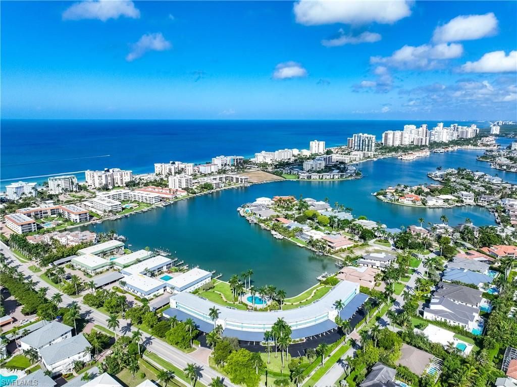 383 Harbour Dr, Unit 309, Naples, FL 34103 Photo