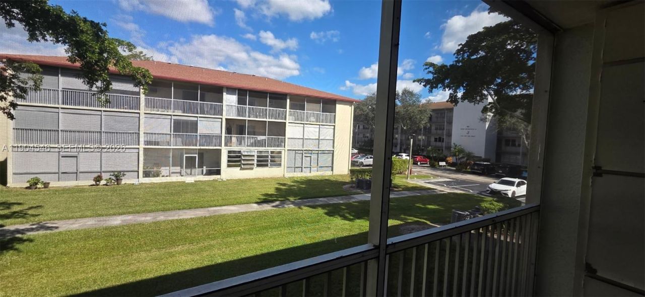 200 SW 132nd Way, Unit 212L, Pembroke Pines, FL 33027 Photo