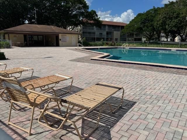 200 SW 132nd Way, Unit 212L, Pembroke Pines, FL 33027 Photo