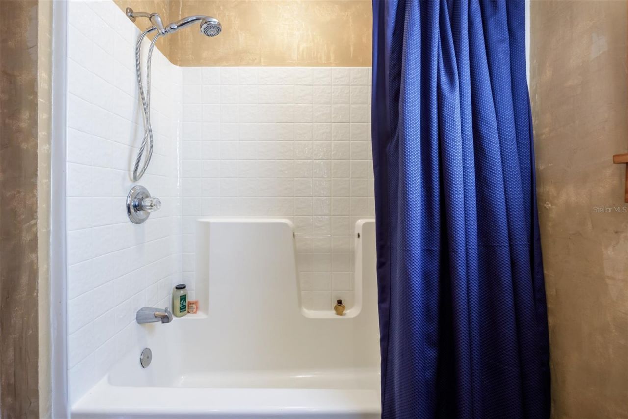 239 Riley Lake Drive, Hawthorne, FL 32640 Photo