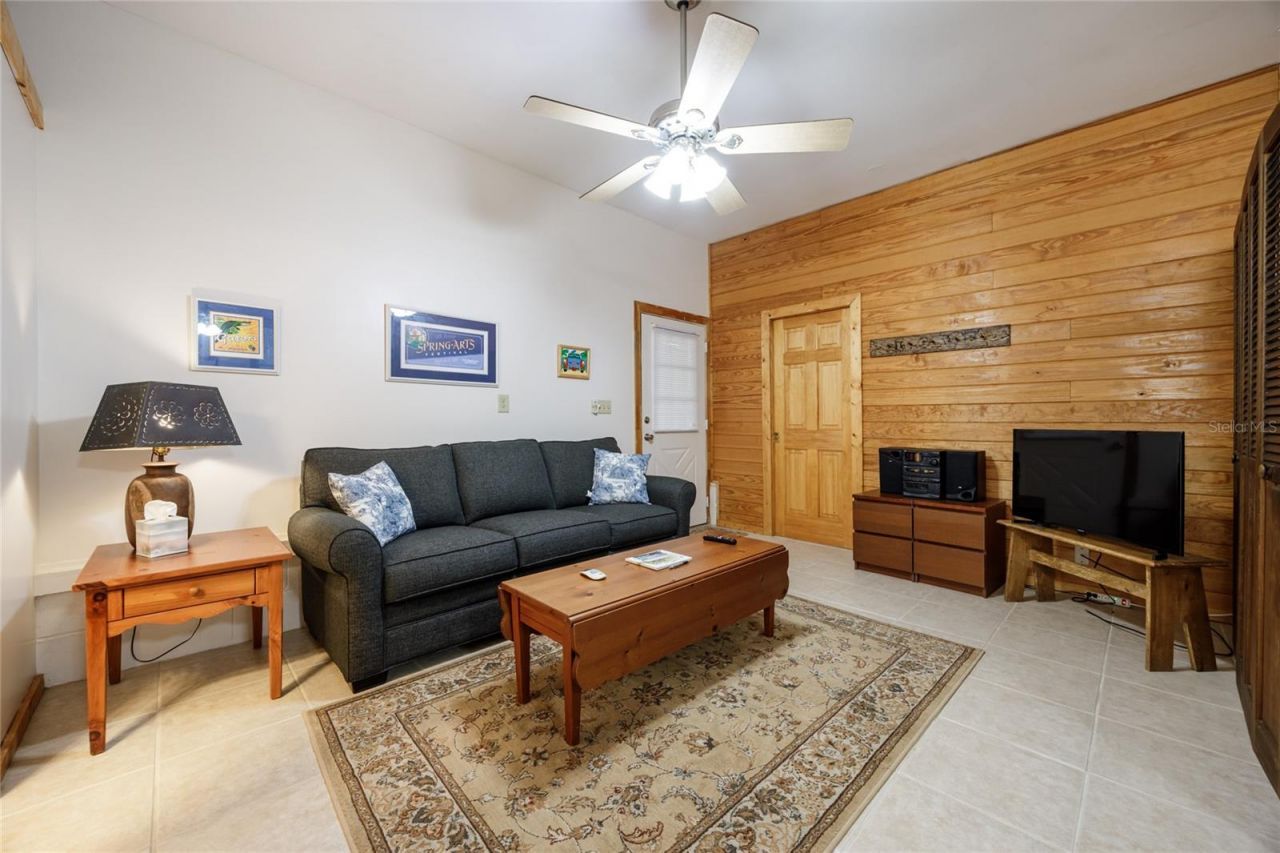 239 Riley Lake Drive, Hawthorne, FL 32640 Photo