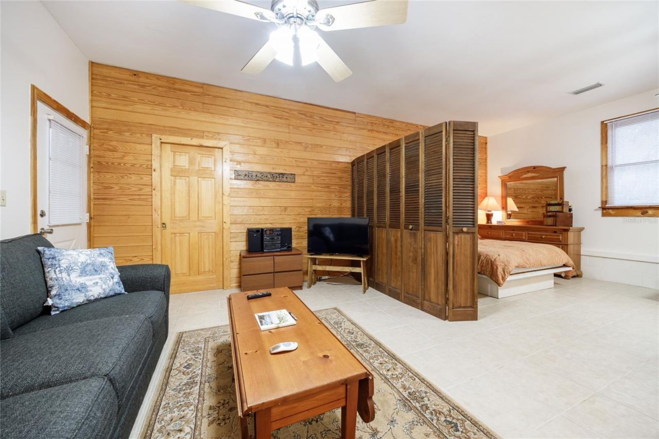 239 Riley Lake Drive, Hawthorne, FL 32640 Photo