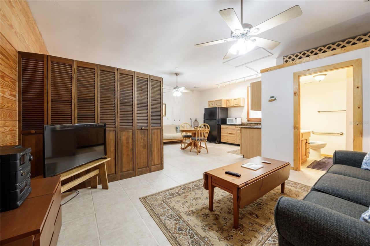 239 Riley Lake Drive, Hawthorne, FL 32640 Photo