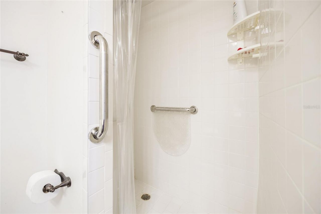 239 Riley Lake Drive, Hawthorne, FL 32640 Photo