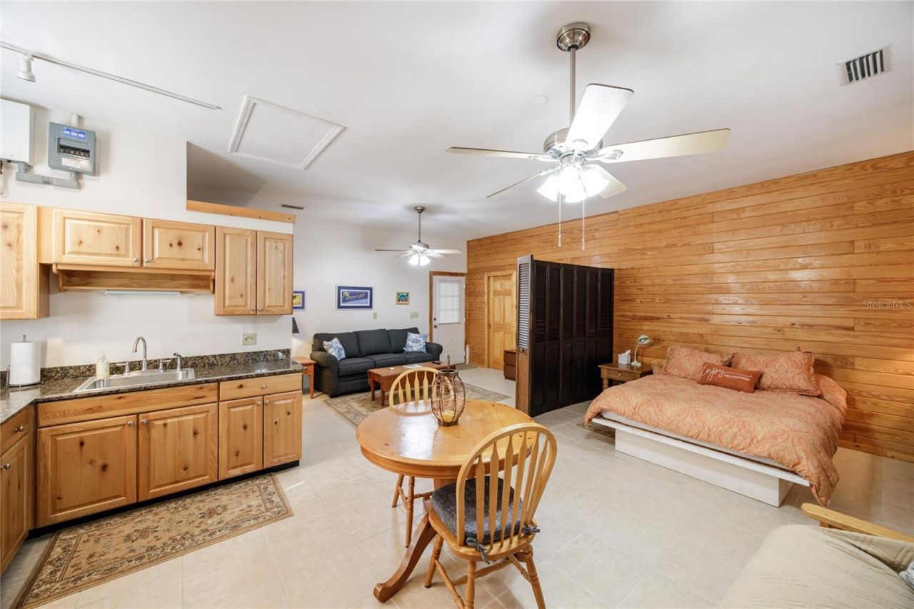 239 Riley Lake Drive, Hawthorne, FL 32640 Photo