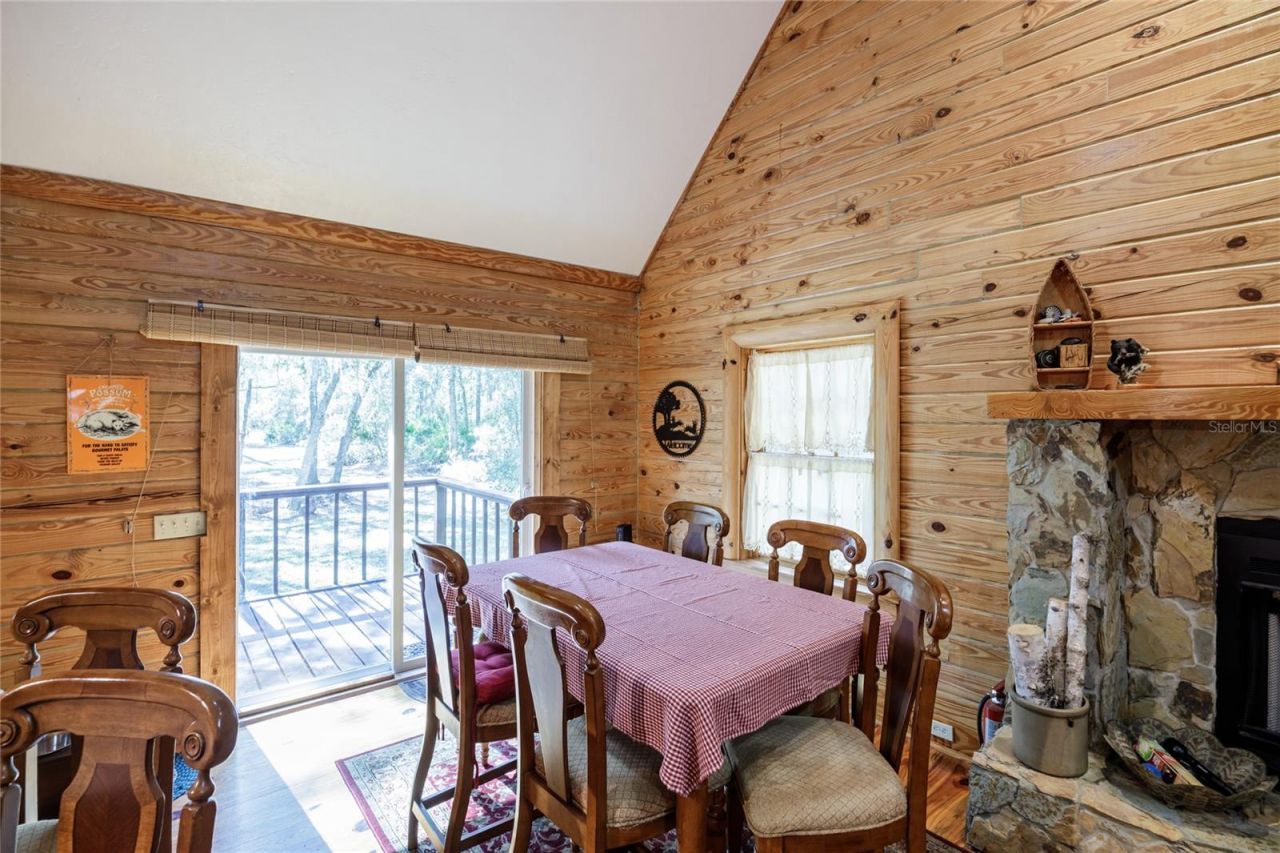 239 Riley Lake Drive, Hawthorne, FL 32640 Photo