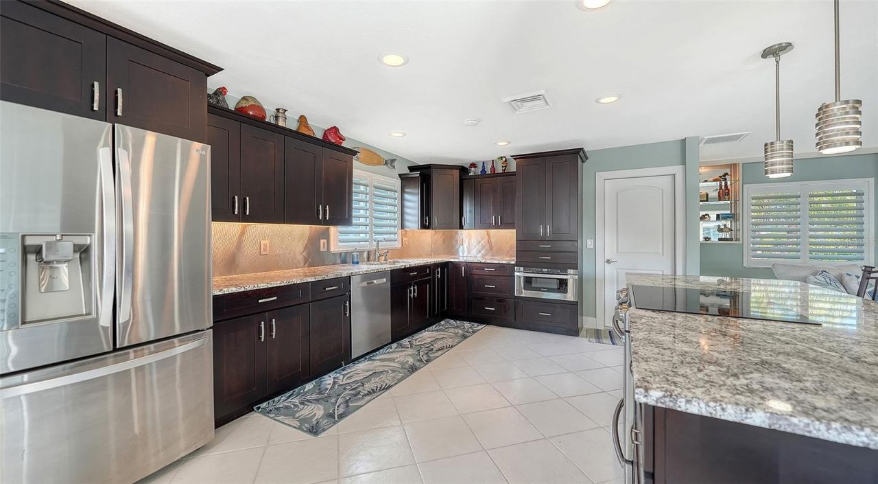 5569 Contento Drive, Sarasota, FL 34242 Photo