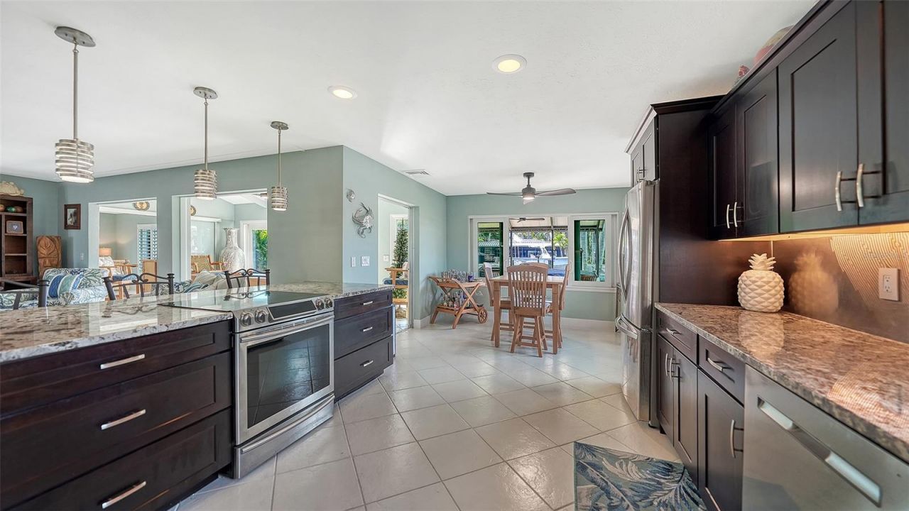 5569 Contento Drive, Sarasota, FL 34242 Photo