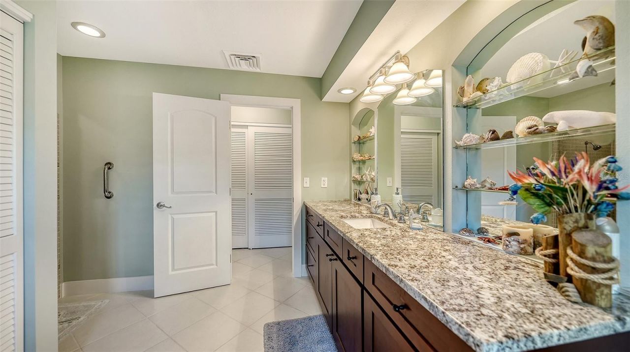 5569 Contento Drive, Sarasota, FL 34242 Photo