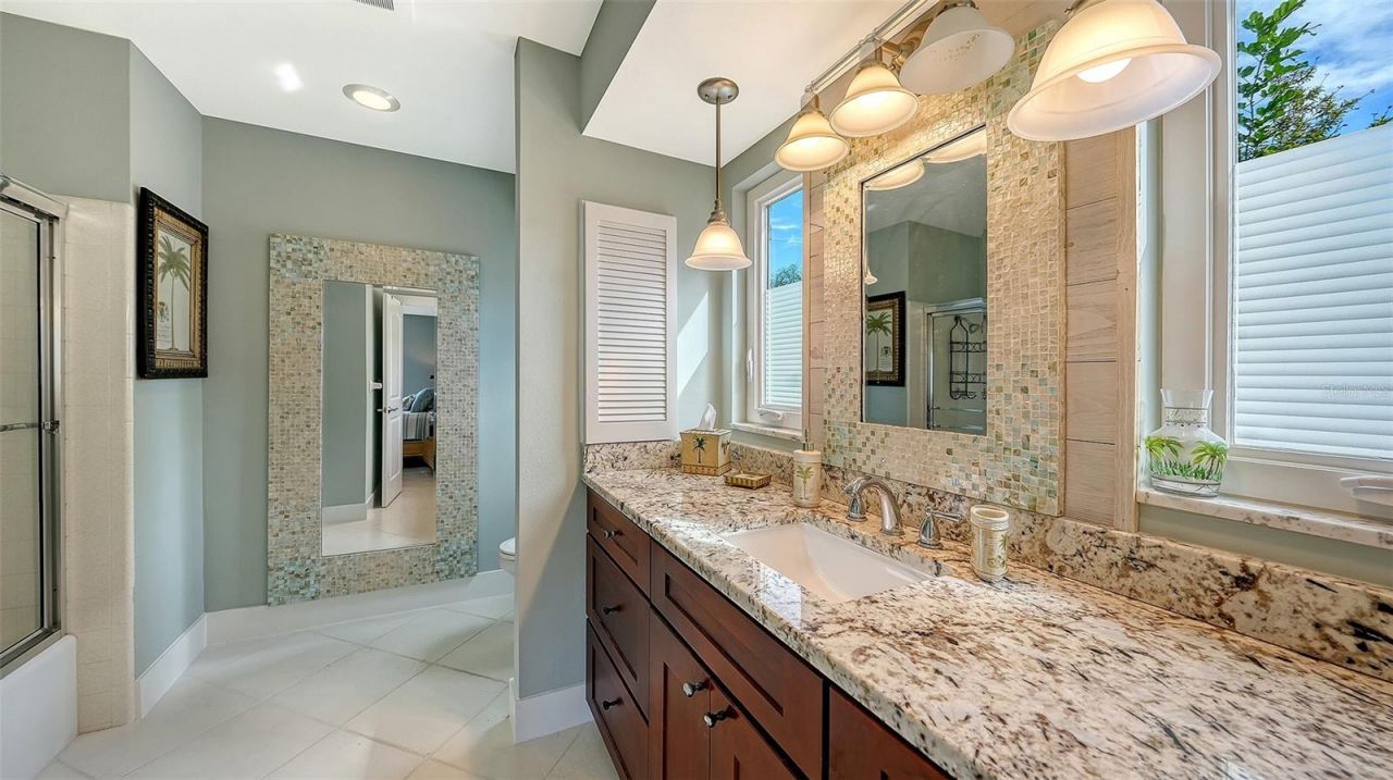 5569 Contento Drive, Sarasota, FL 34242 Photo