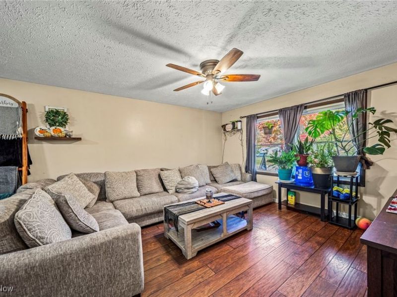 7435 Glenwood Road, Conneaut, OH 44030 Photo 5