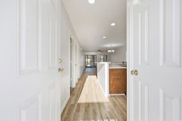 712 Dogwood Dr. S photo 4