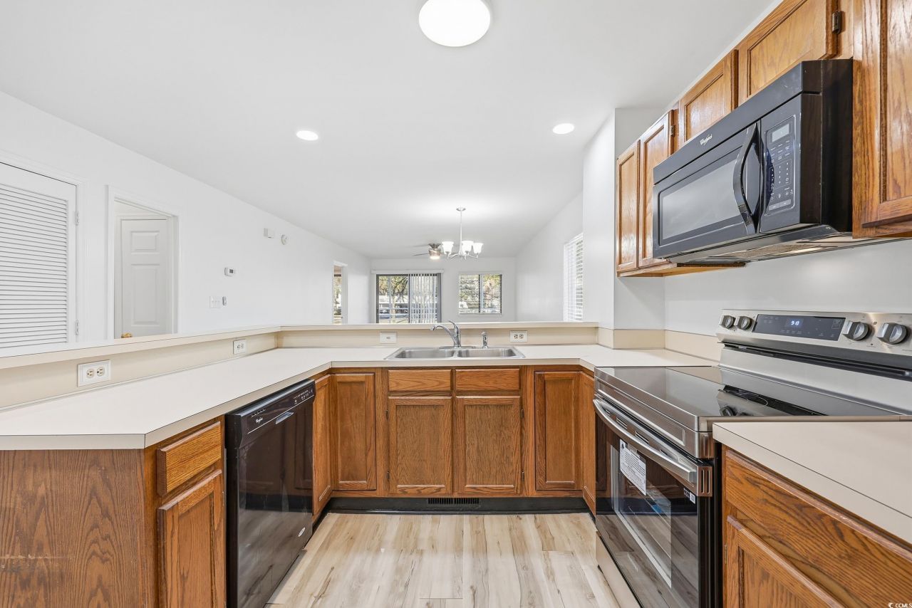 712 Dogwood Dr. S Photo 6