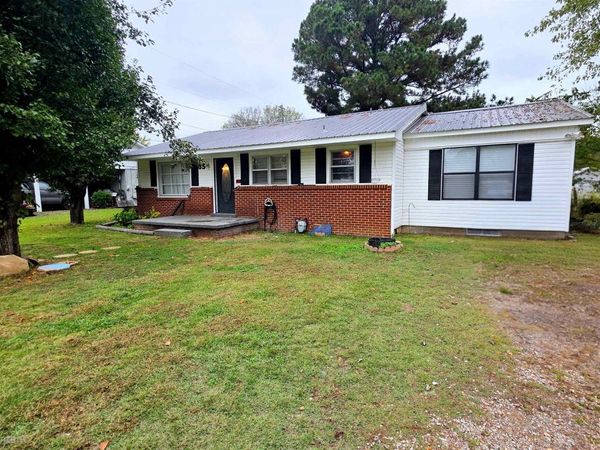 85 BAKER ST, Savannah, TN 38372