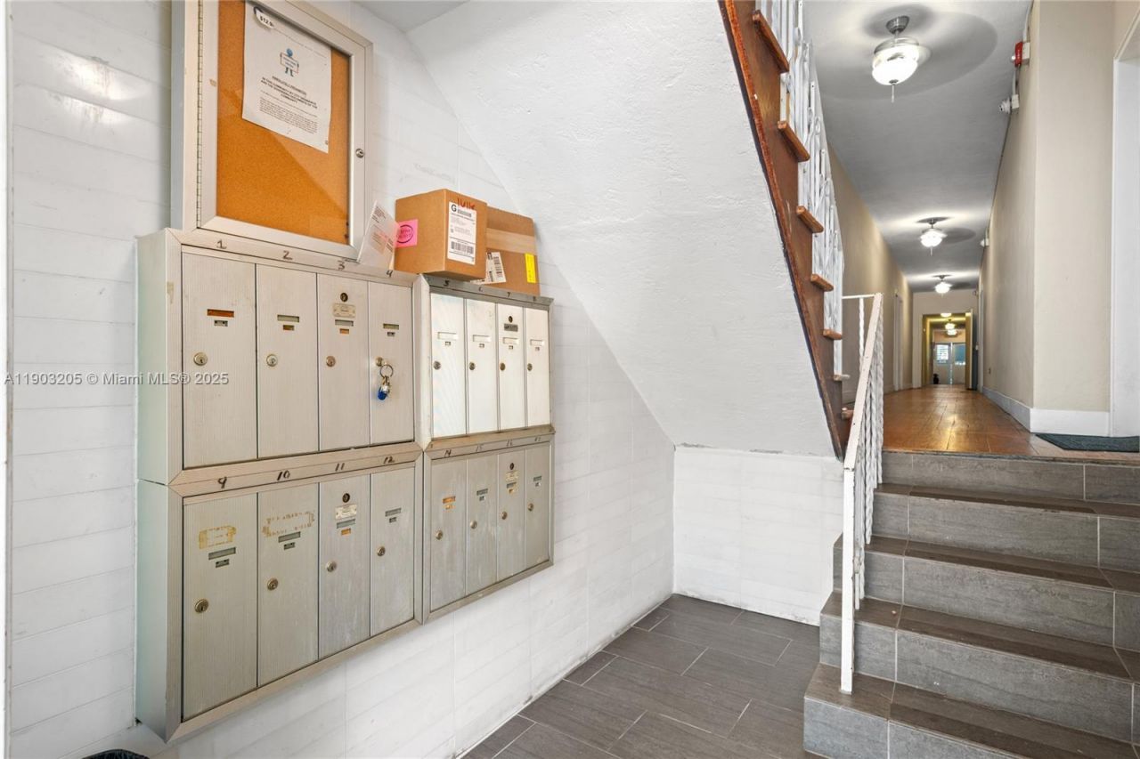 1611 Euclid Ave, Unit 10, Miami Beach, FL 33139 Photo