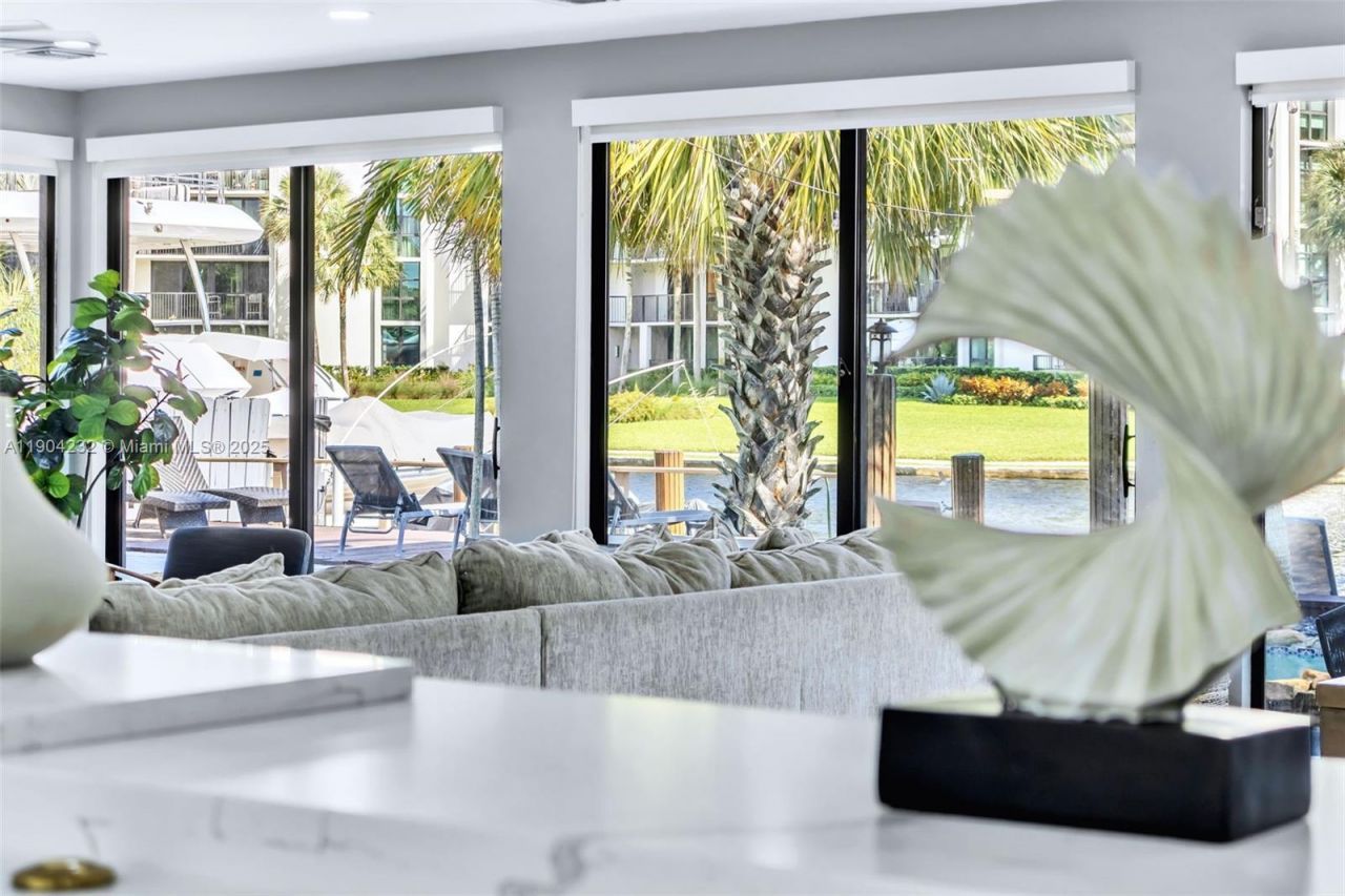 1030 SW 14th Ter, Fort Lauderdale, FL 33312 Photo