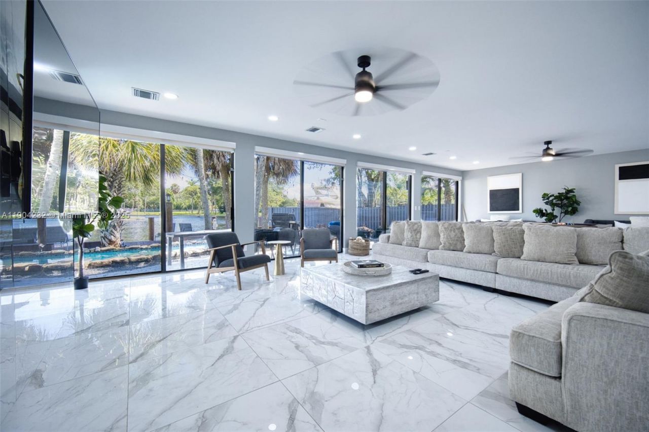 1030 SW 14th Ter, Fort Lauderdale, FL 33312 Photo