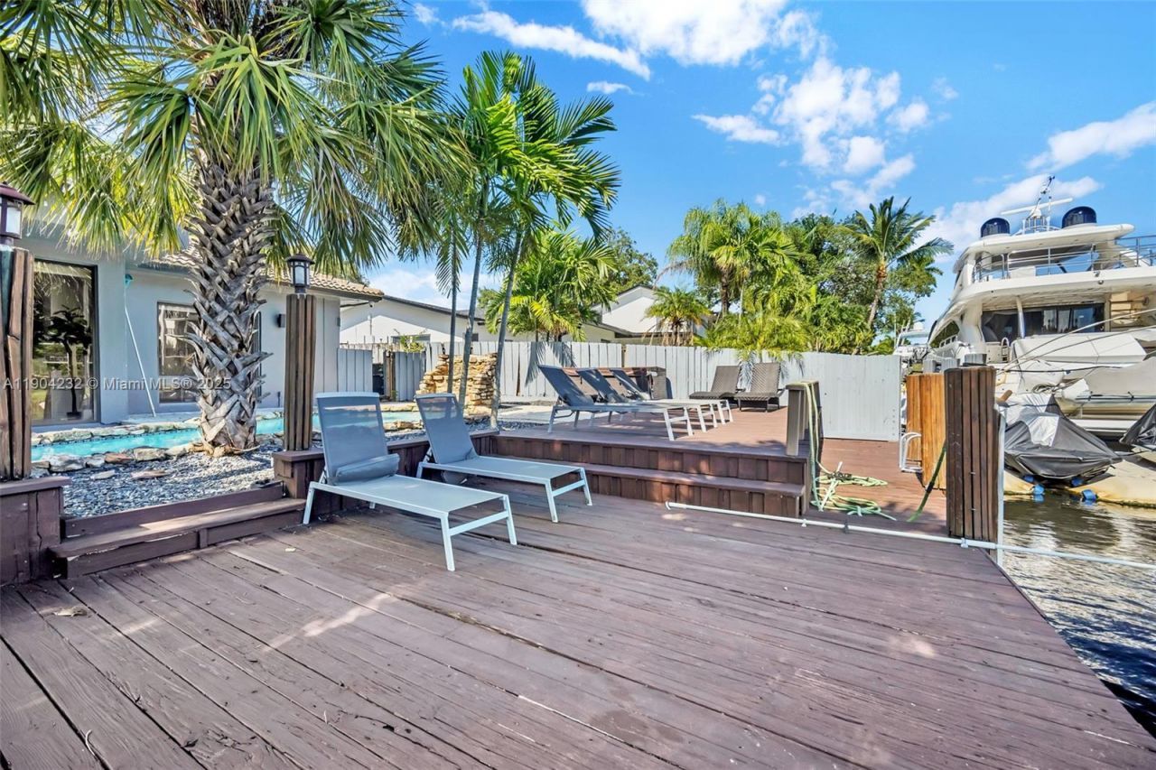 1030 SW 14th Ter, Fort Lauderdale, FL 33312 Photo