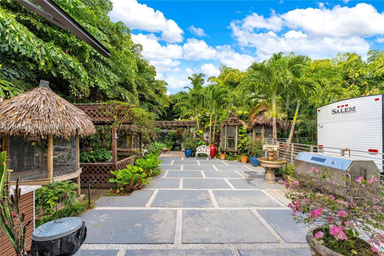 655 SE 37th Ter, Homestead, FL 33033 Photo