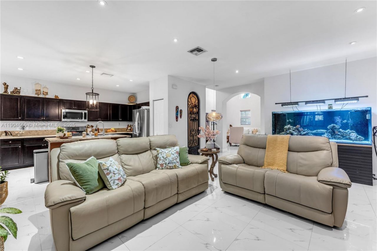 655 SE 37th Ter, Homestead, FL 33033 Photo