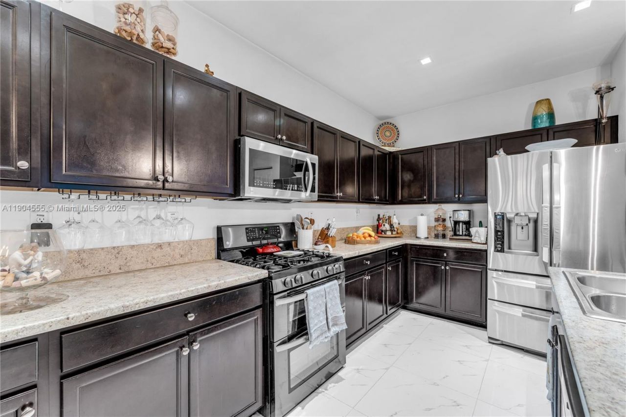 655 SE 37th Ter, Homestead, FL 33033 Photo