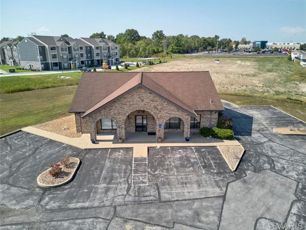 1776 Crosswinds Drive, Wentzville, MO 63385