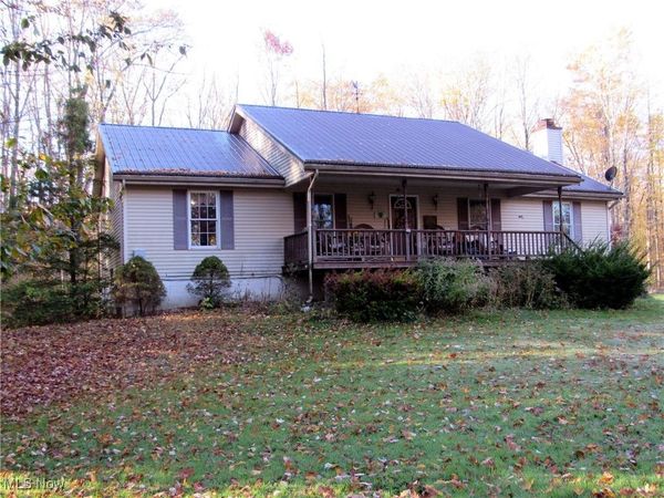 4902 Leslie Road, Rock Creek, OH 44084