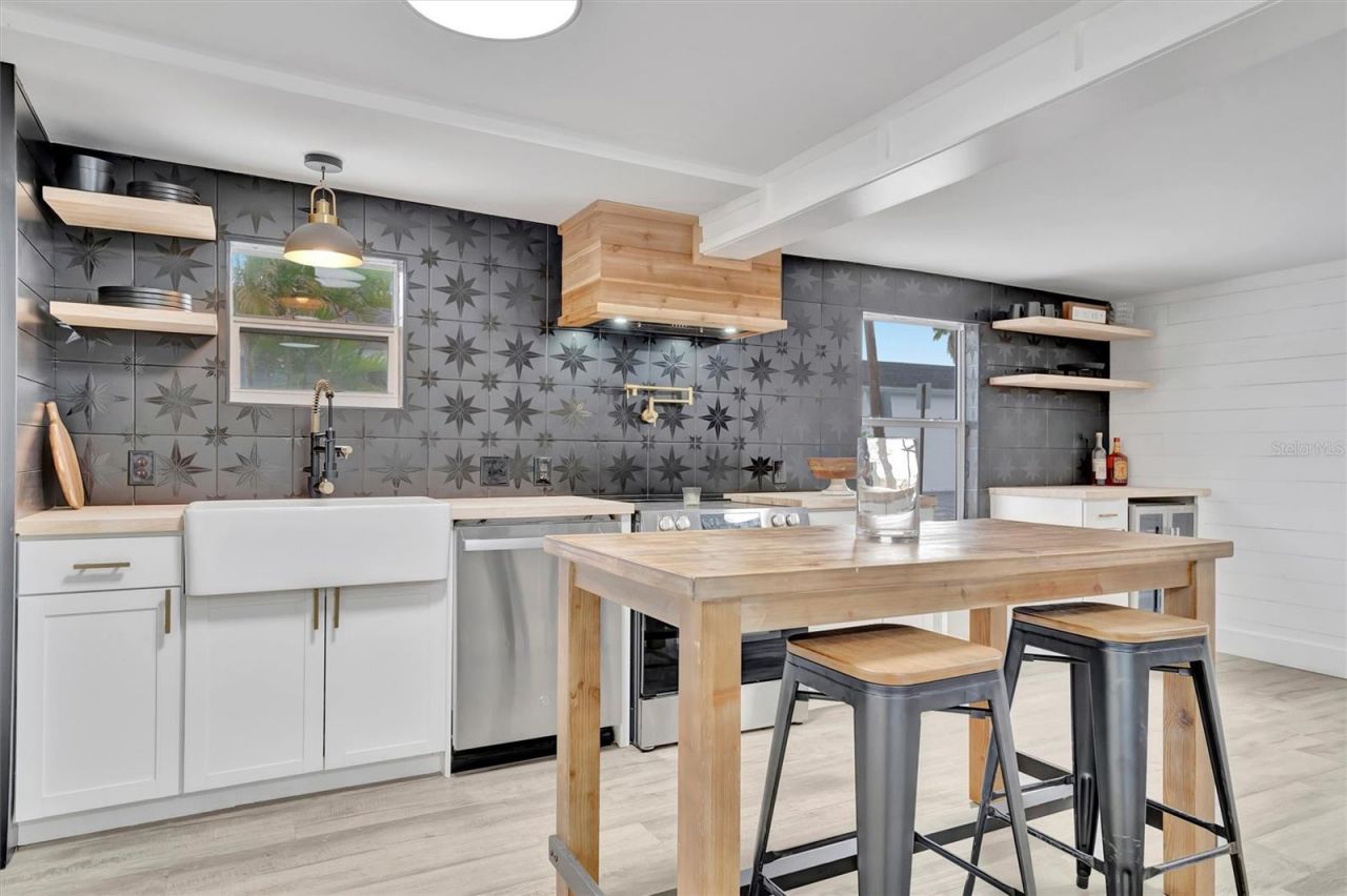 2713 4th Avenue W, Bradenton, FL 34205 Photo