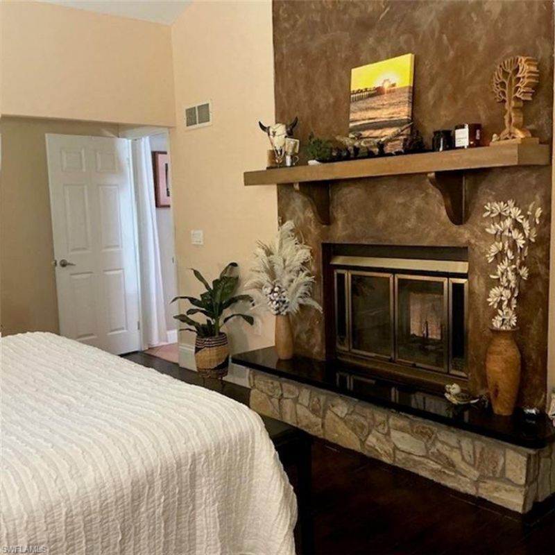 882 Bluebird St, Naples, FL 34104 Photo