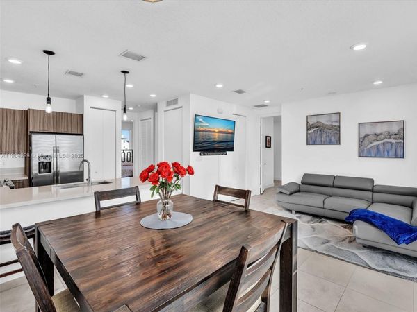 6410 NW 102nd Path, Unit 302, Doral, FL 33178