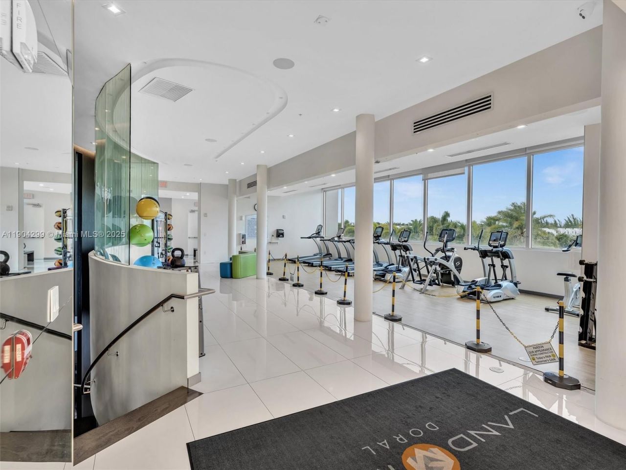 6410 NW 102nd Path, Unit 302, Doral, FL 33178 Photo