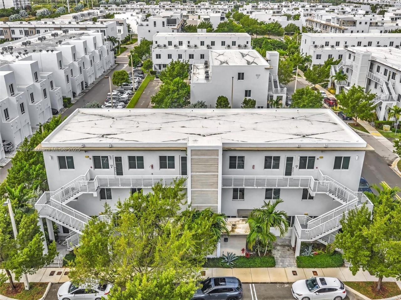 6410 NW 102nd Path, Unit 302, Doral, FL 33178 Photo