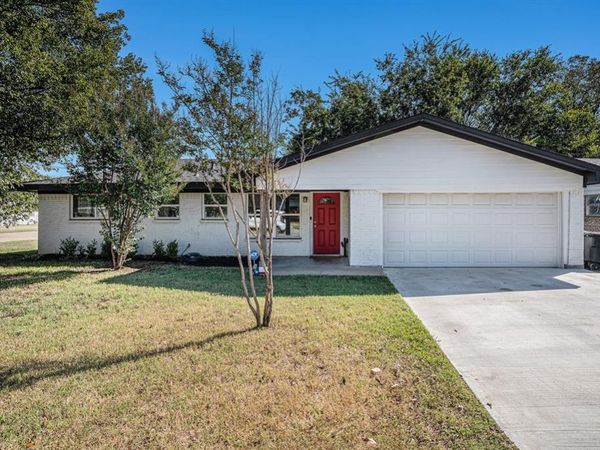 807 Poindexter Avenue, Cleburne, TX 76033