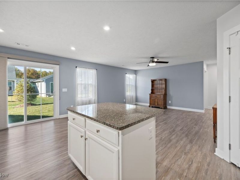 320 Pebble Creek Court, Amherst, OH 44001 Photo 12