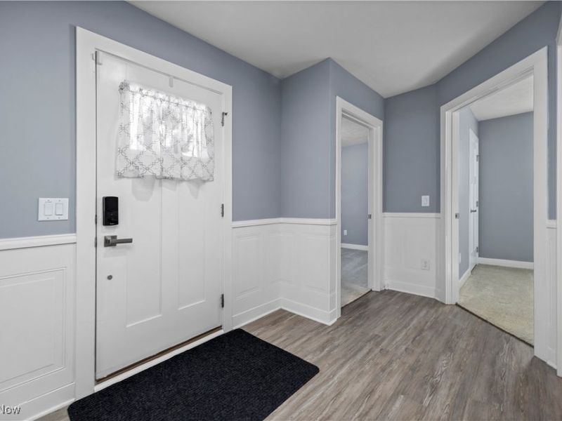 320 Pebble Creek Court, Amherst, OH 44001 Photo 3