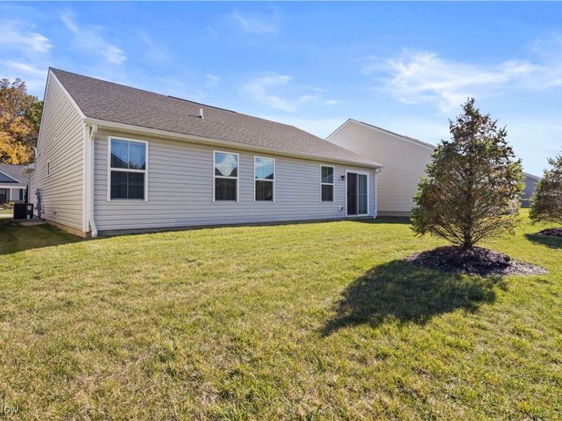 320 Pebble Creek Court, Amherst, OH 44001 Photo 30