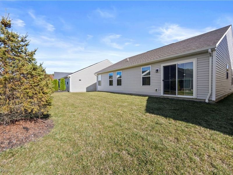 320 Pebble Creek Court, Amherst, OH 44001 Photo 32