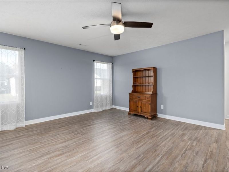 320 Pebble Creek Court, Amherst, OH 44001 Photo 4