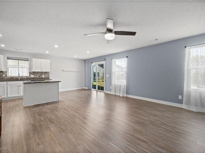 320 Pebble Creek Court, Amherst, OH 44001 Photo 7