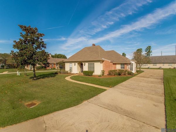 15518 Therese Ct, Prairieville, LA 70769