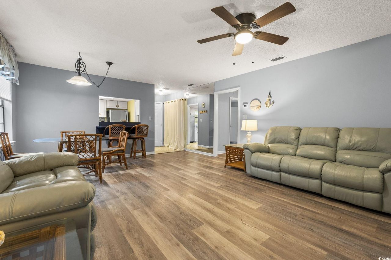 6658 Wisteria Dr. Photo 11